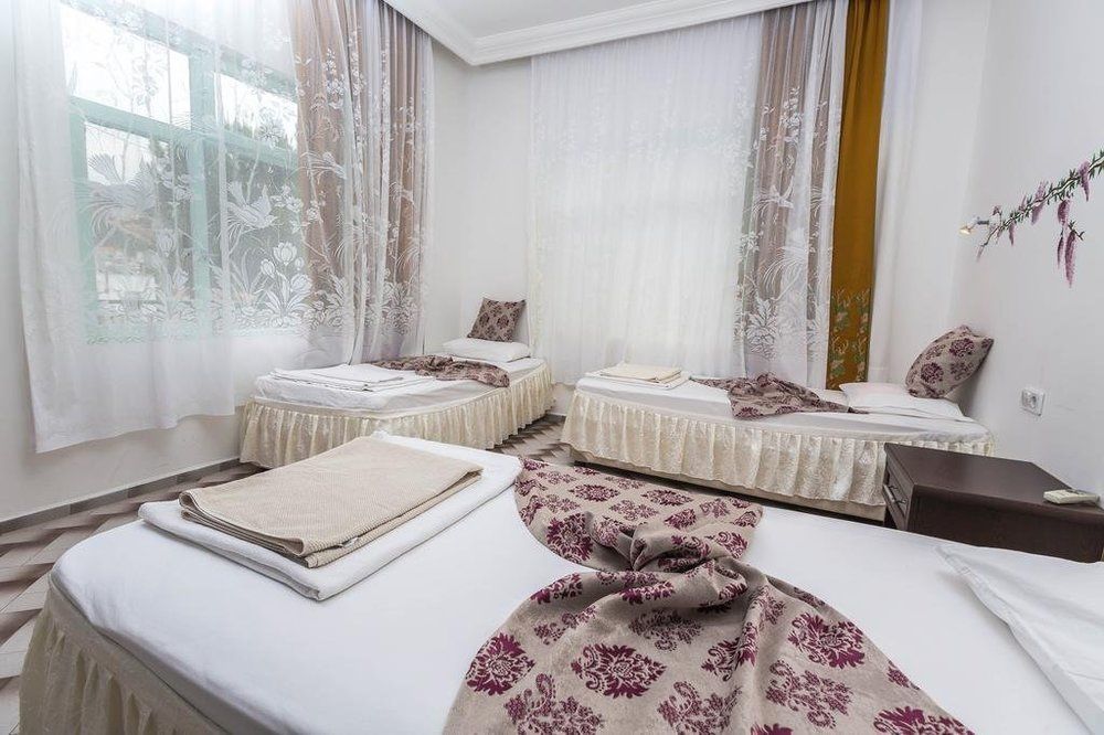 Santosa Pension Kas Bagian luar foto